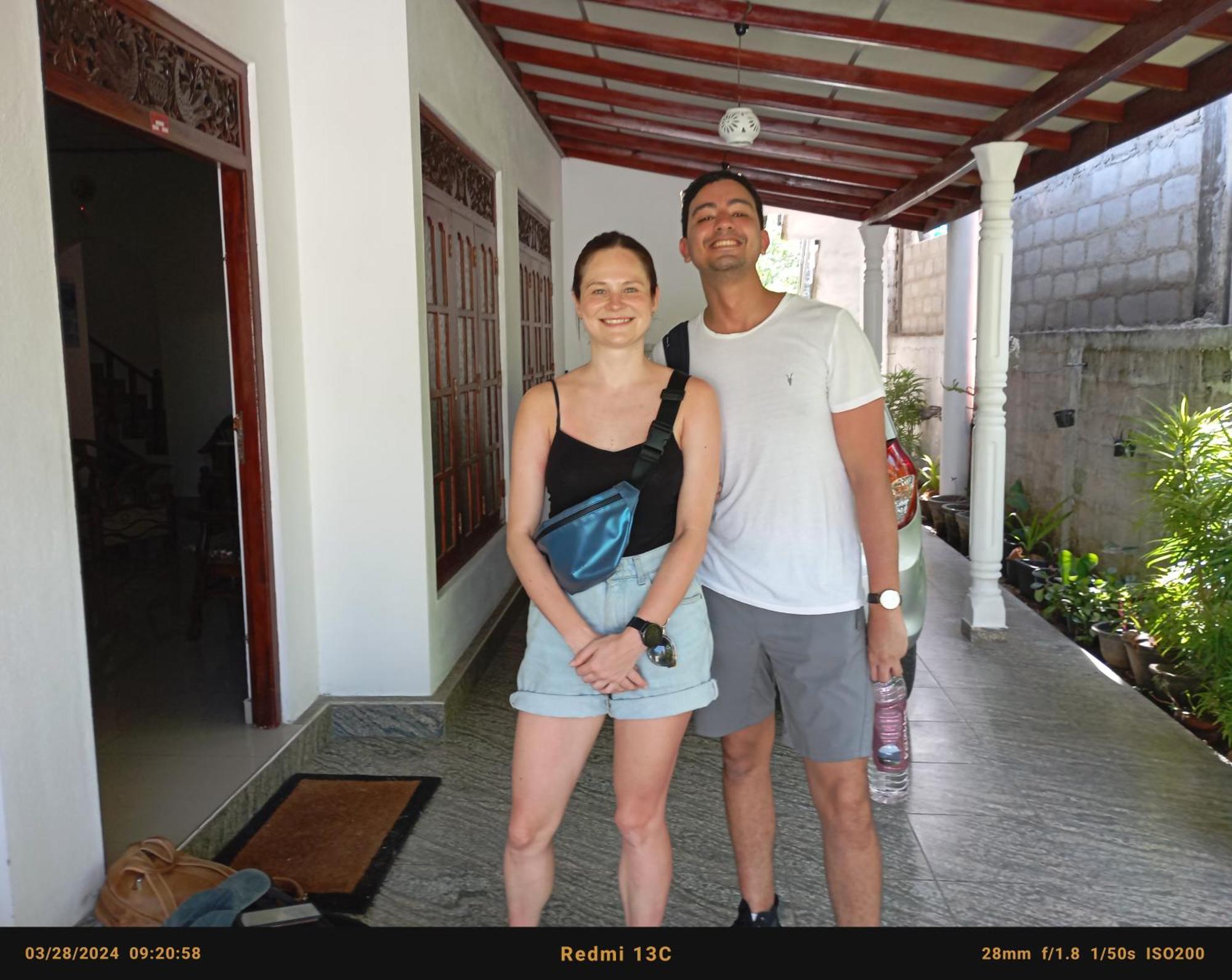 Southern Beach Surf Lodge Ahangama Exterior foto