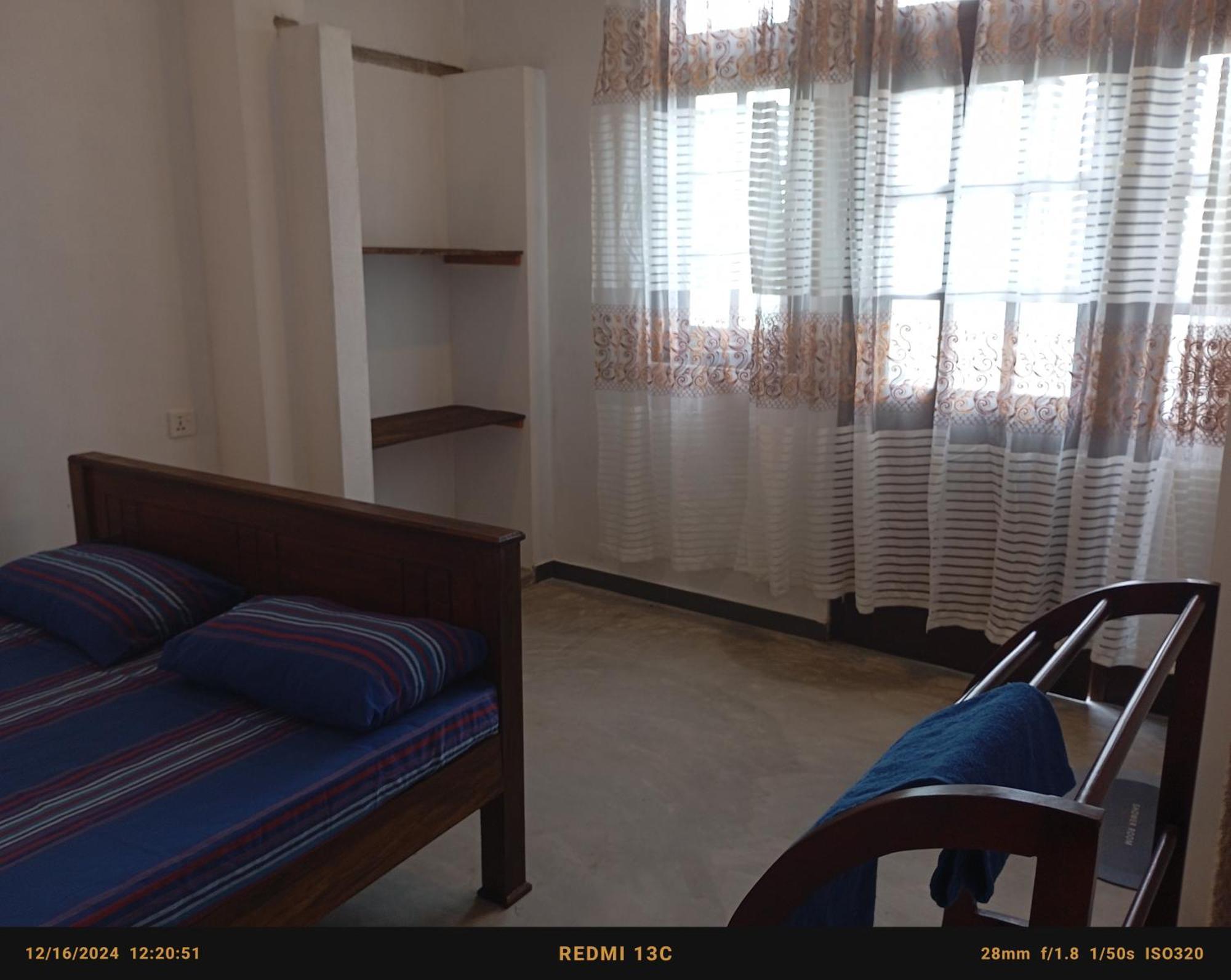 Southern Beach Surf Lodge Ahangama Zimmer foto